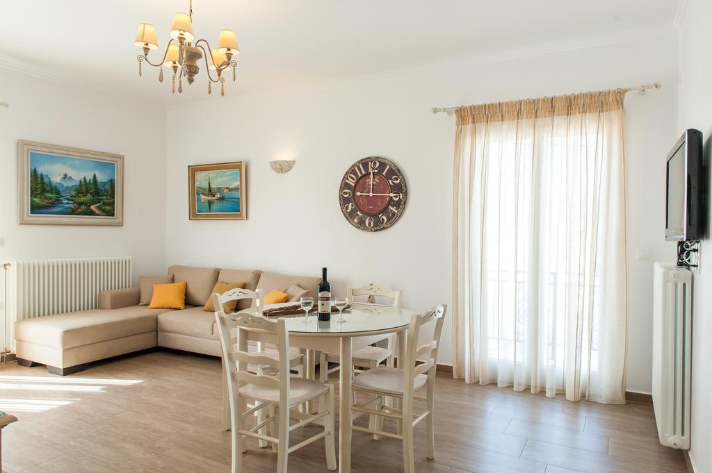 Panos Apartment Naousa Bagian luar foto