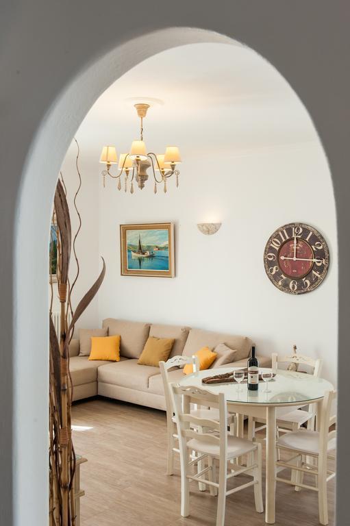 Panos Apartment Naousa Bagian luar foto