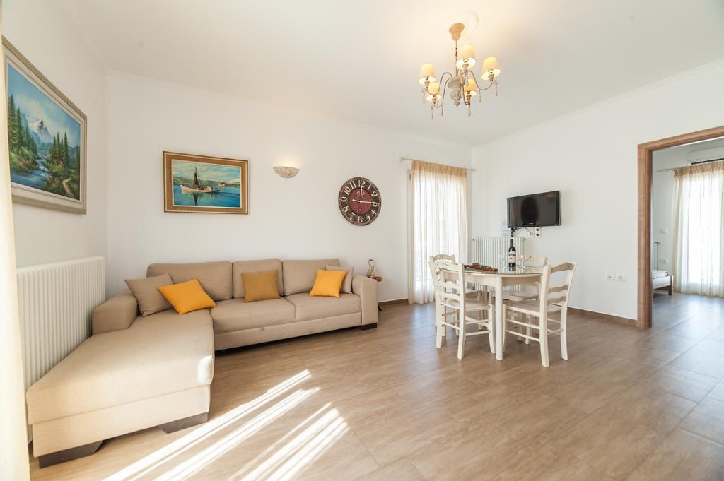 Panos Apartment Naousa Bagian luar foto